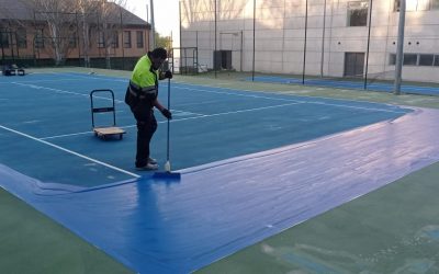 Renovación de pavimentos de resinas sintéticas para canchas de tenis