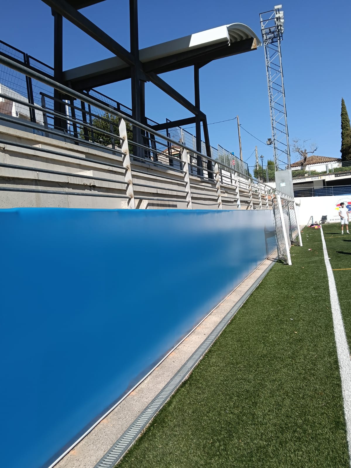PROTECCION DE LAS BARANDILLAS PERIMETRALES, POR UN DEPORTE MAS SEGURO